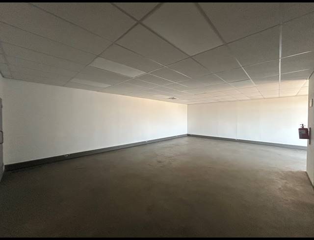 676M² WAREHOUSE TO LET IN CLAYVILLE